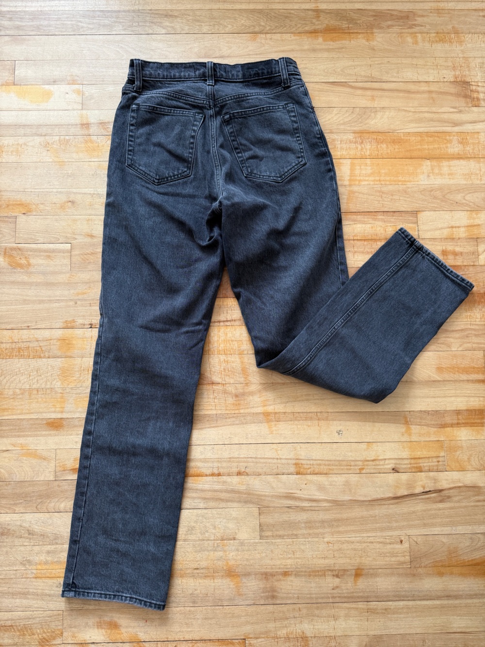 Abercrombie 90’s Straight Ultra High-Rise Jeans - Picture 2 of 3
